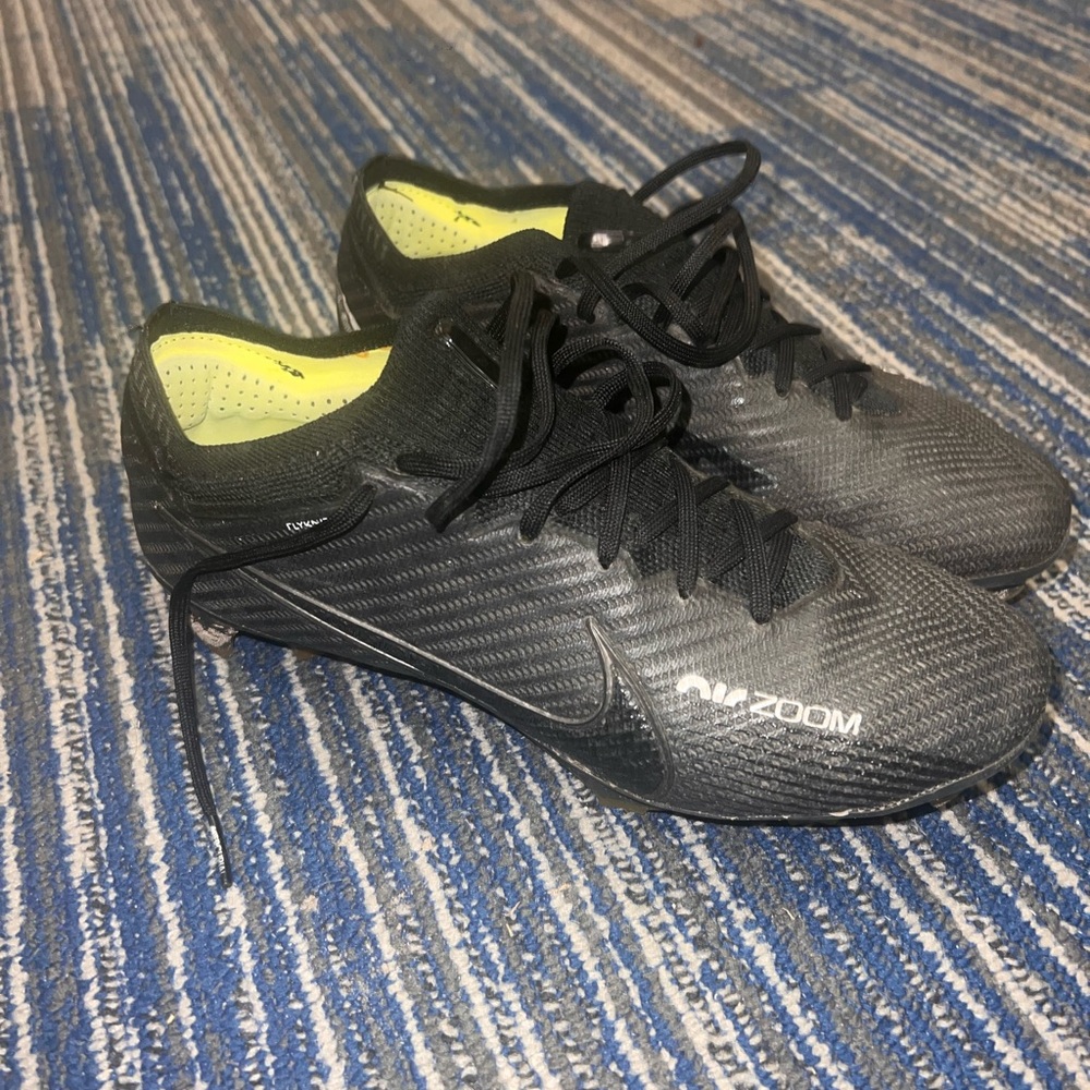 Soccer cleats